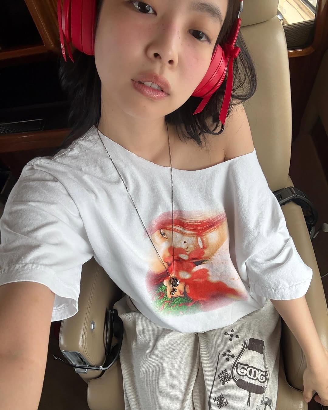 Ruby Jane meets Mary Jane.You know it’s real when @jennierubyjane steps out in your shoes.Swipe .jpg