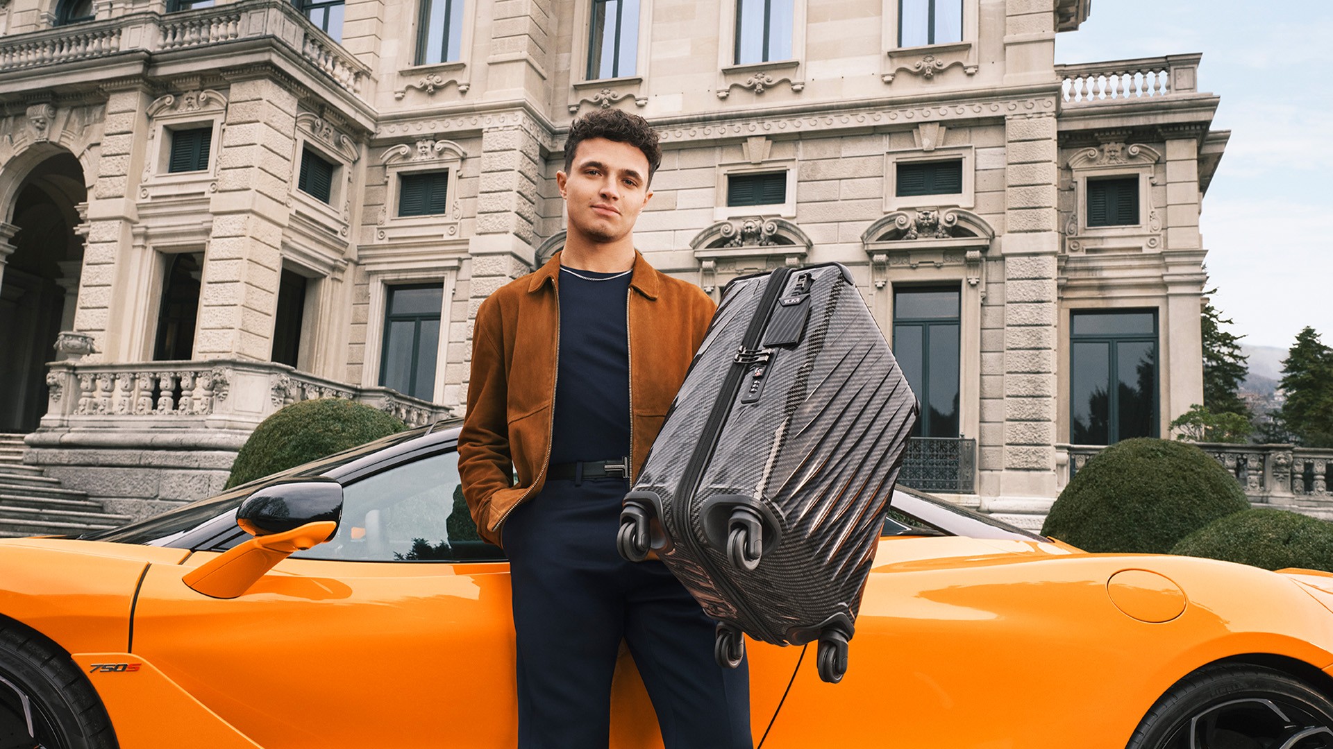 TUMI-SS25-Lando-Norris-Campaign_19-Degree-Lite-International-Carry-On-in-Black-Graphite.jpg