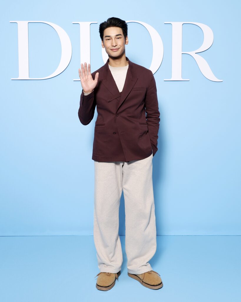 loewe-x-songkran-2026-va-bai-toan-dia-phuong-hoa-thuong-hieu-luxury-tai-dong-nam-a-advn-apo-nawin.jpeg