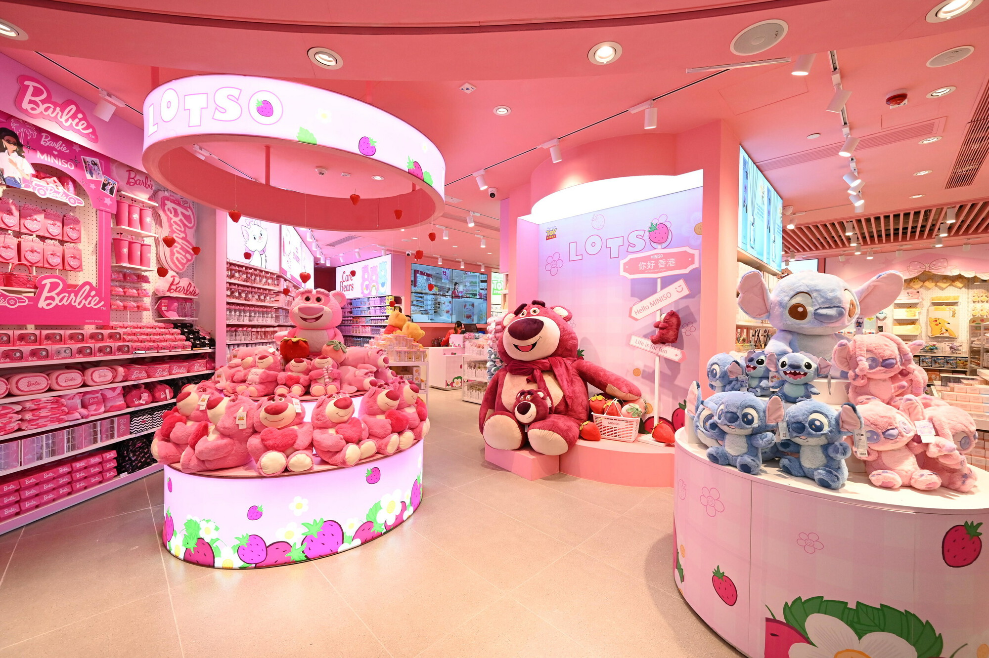result_Pink_Design_of_Tsim_Sha_Tsui_Store_Brings_a_Fresh_New_Image_to_MINISO_in_Hong_Kong_Market.jpg