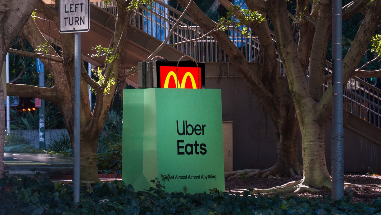 uber-eats-mcdonalds.jcJ8KYCg lớn.jpeg