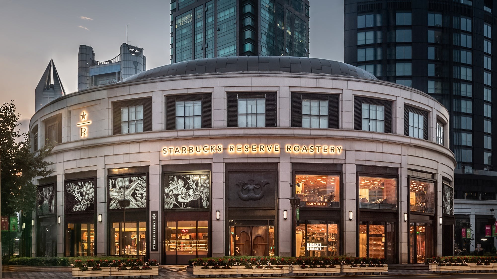 starbuck-lon-nhat-thuong-hai_9.jpg