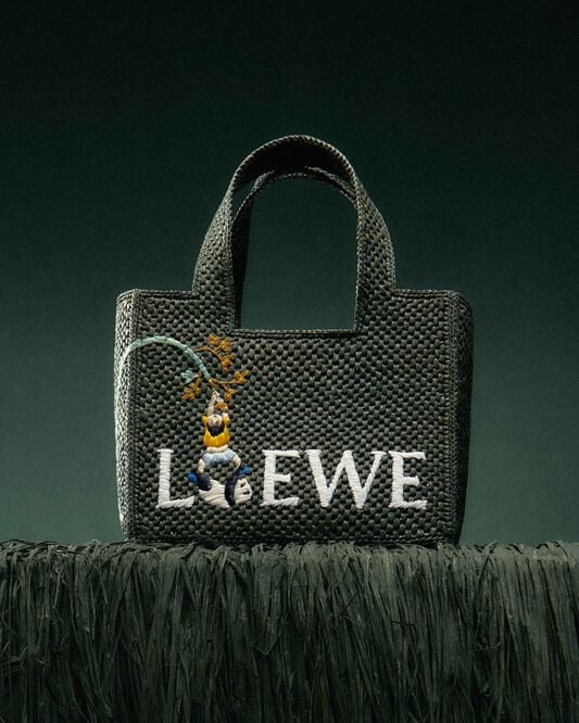 LOEWE_SS24_PRECO_GIFTING_STILL_LIFE_RGB_CROPPED_4X5_15.jpg