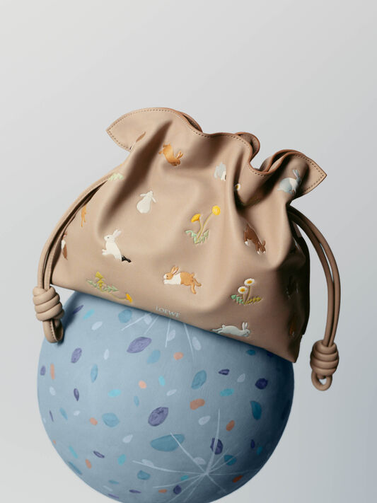 LOEWE_SS25_PRECO_GIFTING_CAMPAIGN_SUNA_FUJITA_RGB_CROPPED_2250X3000_37.jpg