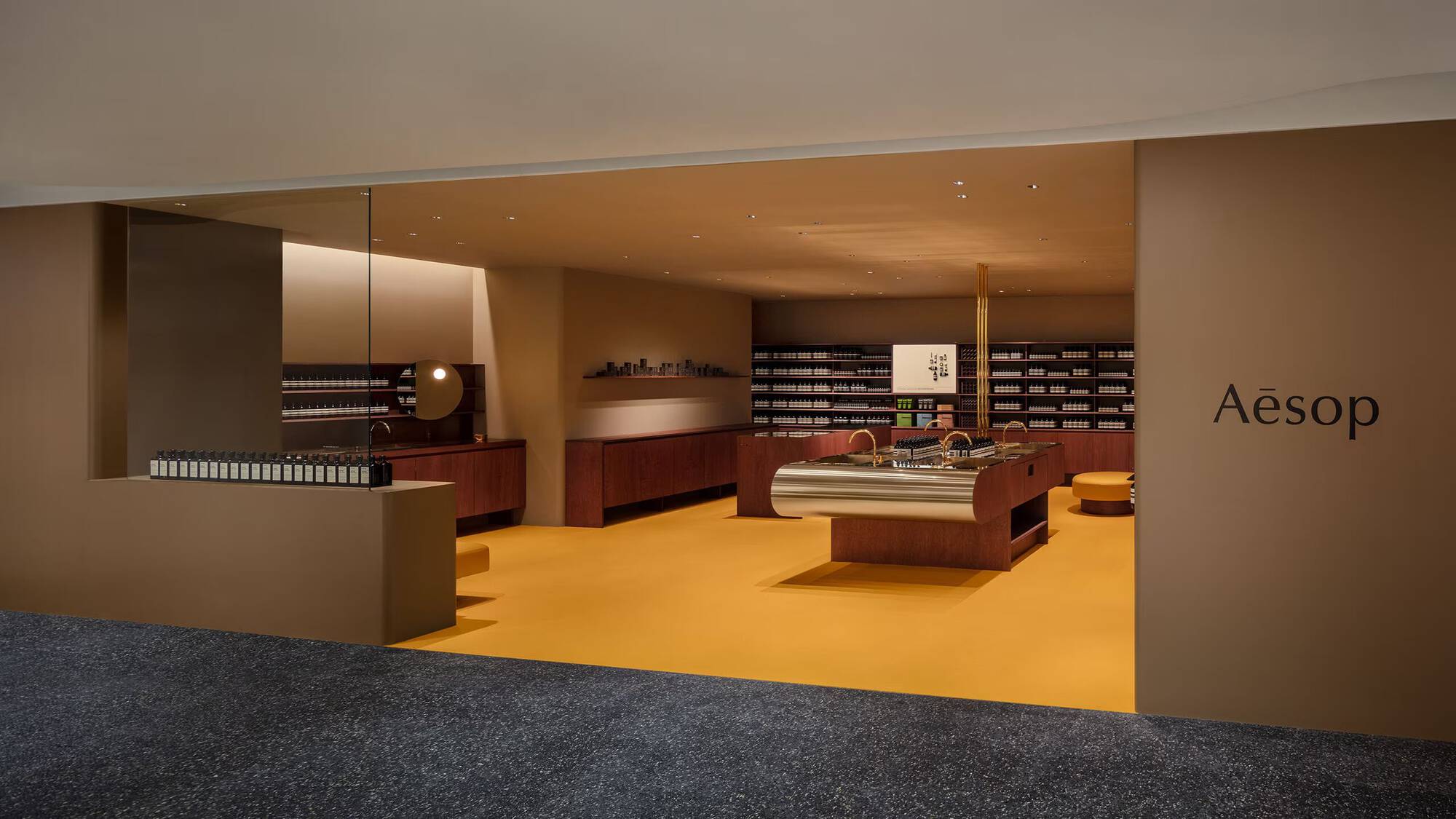 Aesop_JP_Store_Kyoto_Takashimaya_Carousel_1_Desktop_2560x1440px.jpg