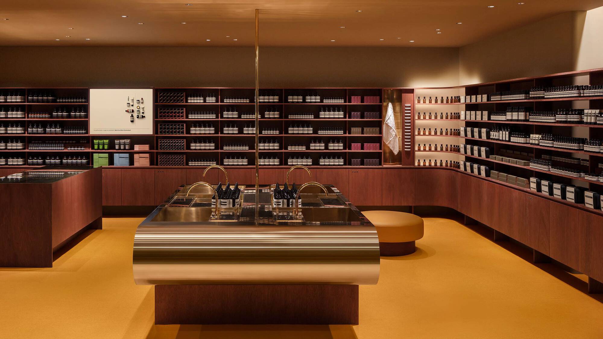 Aesop_JP_Store_Kyoto_Takashimaya_Carousel_2_Desktop_2560x1440px.jpg