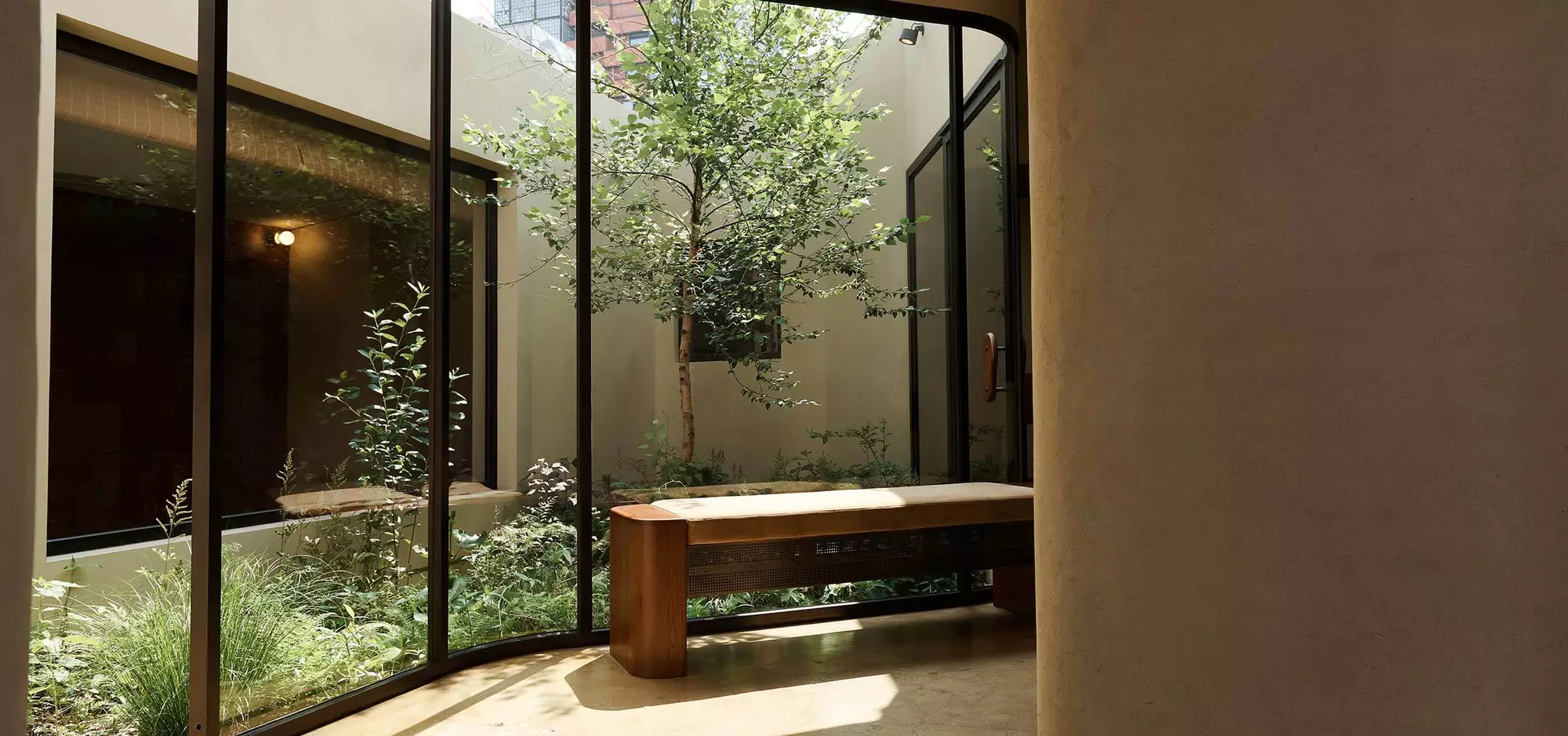 Aesop_Rain_Garden_Seongsu_Web_Primary_Desktop_2560x1200px.webp