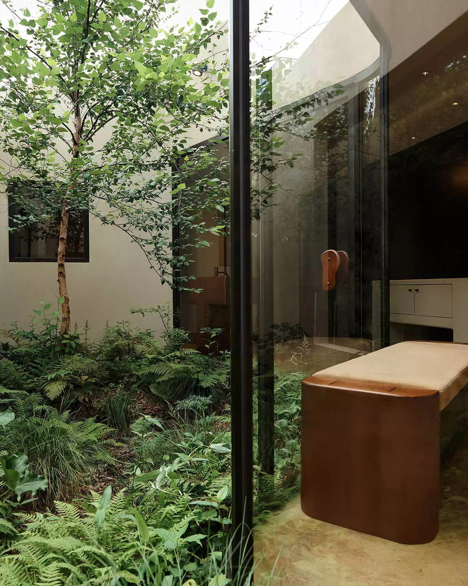 Aesop_Rain_Garden_Seongsu_Web_Secondary_4_Split_Desktop_1260x1576px.jpg
