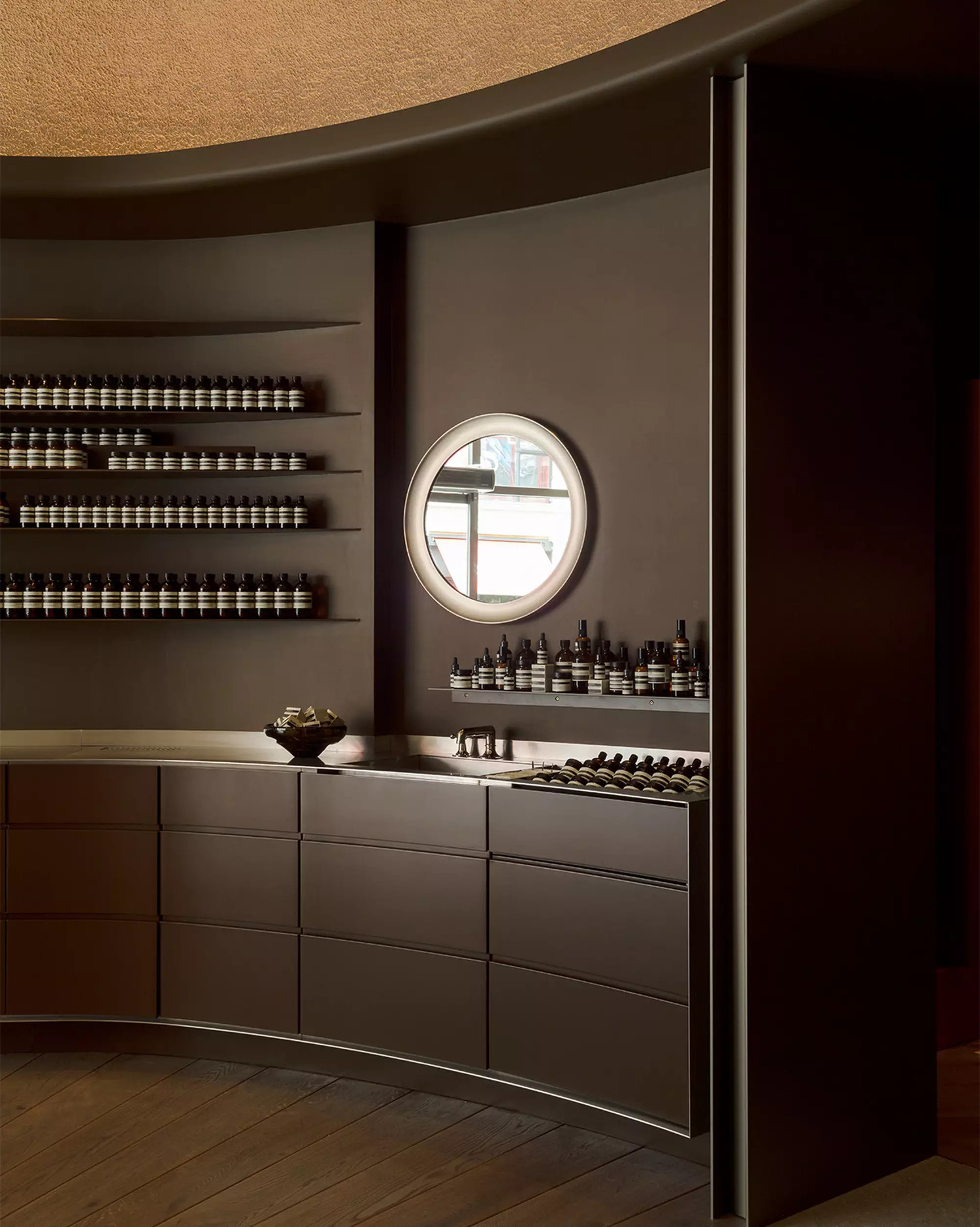 Aesop_Regent_Street_Split_1_Desktop_1260x1576px.jpg