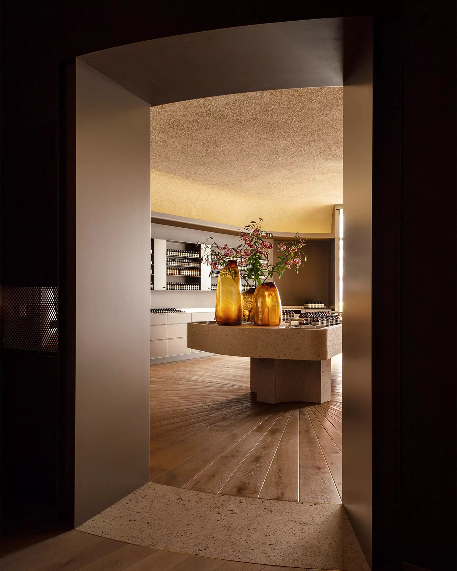 Aesop_Regent_Street_Split_2_Desktop_1260x1576px.jpg