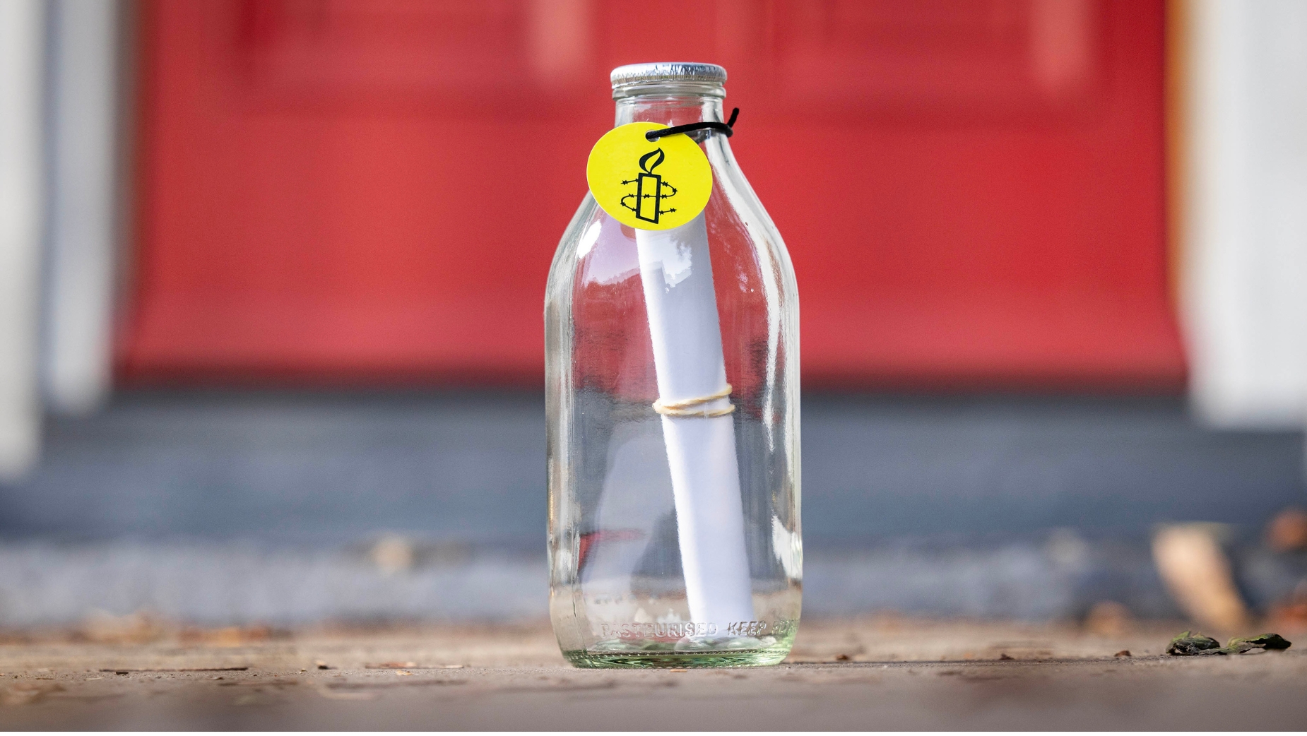 amnesty-international-uk-message-in-a-bottle.WhuemFr7.png