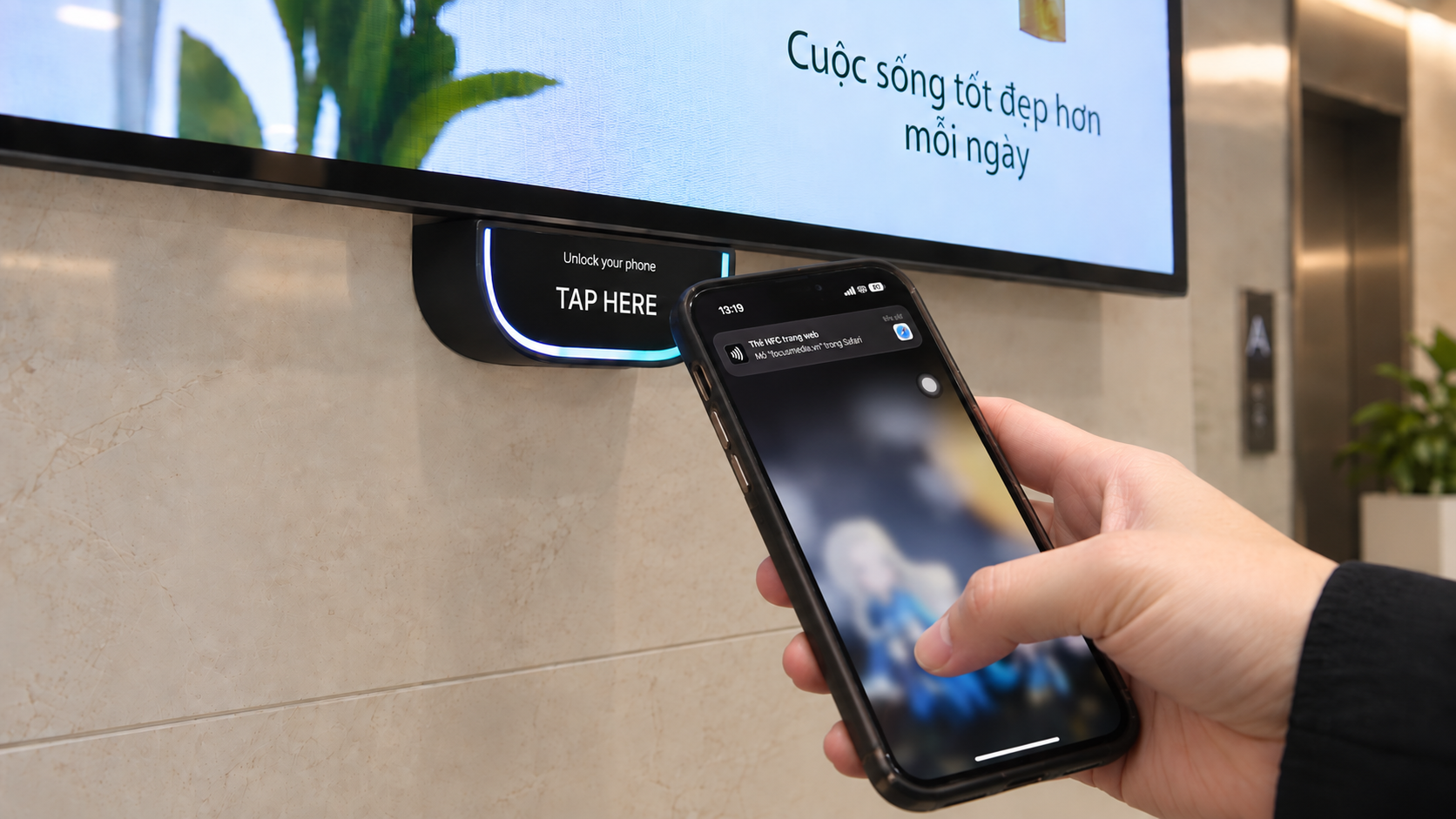 NFC trên màn hình công cộng: cơ hội O2O và những câu hỏi của thương hiệu